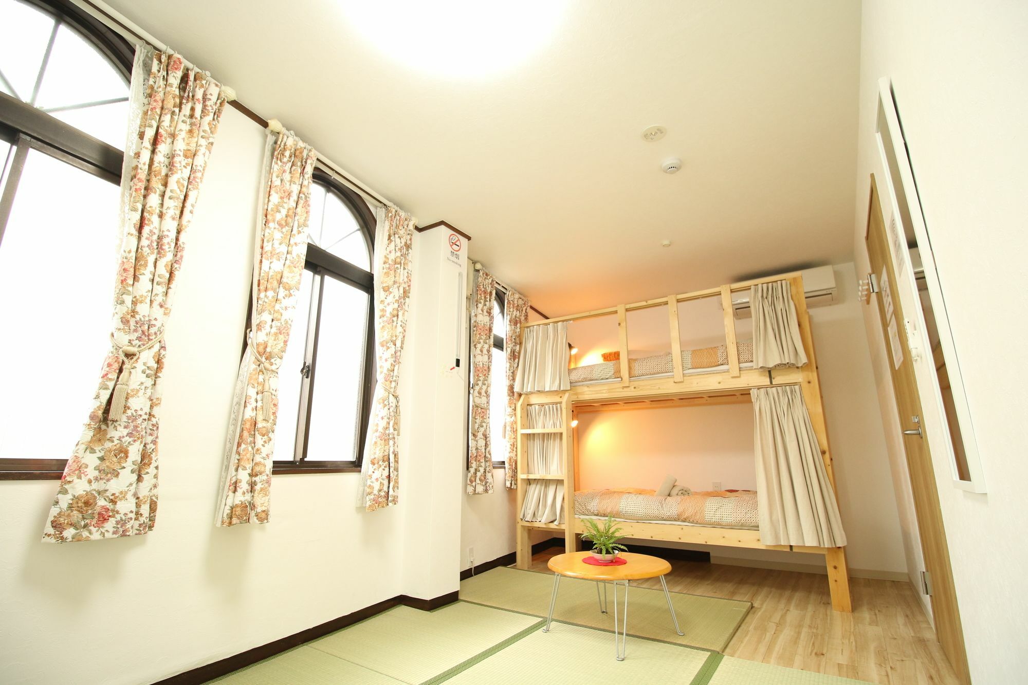 Banana Hammock Hotel Osaka Exterior photo
